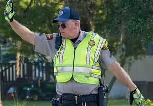 Police officer wearing HALTZGLOVES traffic gloves